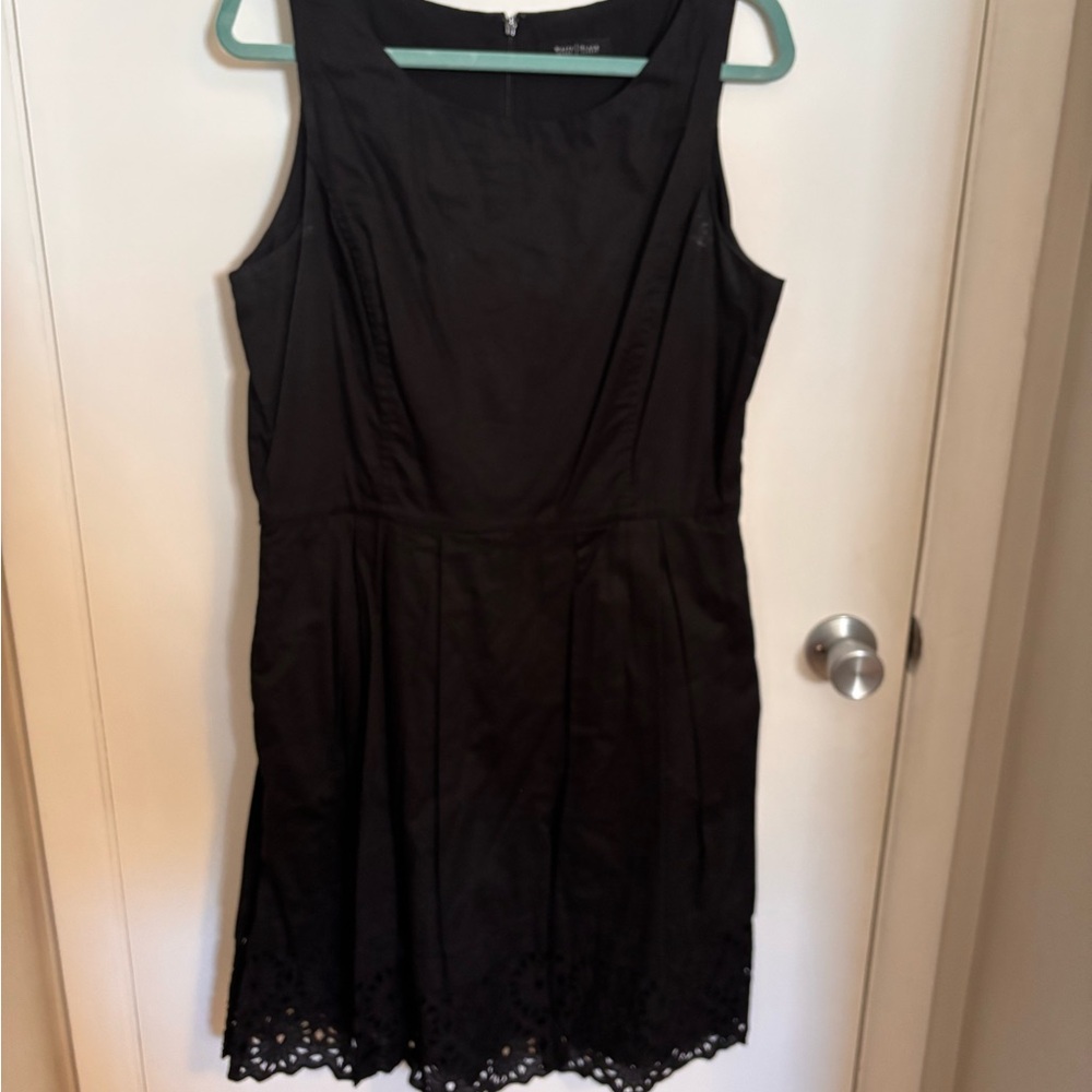 Black house white market- Elegant Black Sleeveless Dress